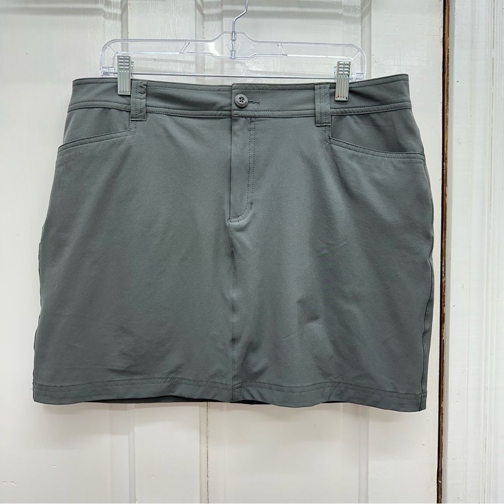 Eddie‎ Bauer Women's adventurer 2.0 skort grey skirt with shorts under womens 14